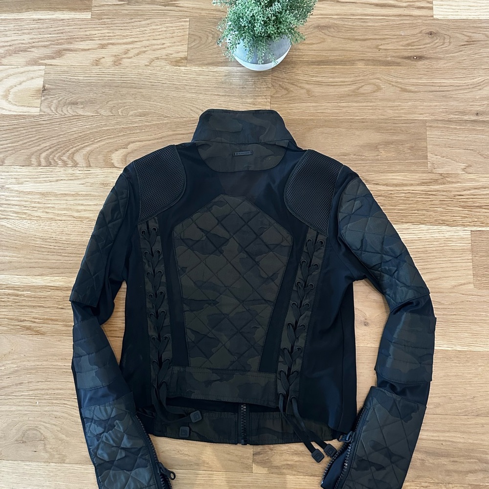 Blanc Noir Camo Jacket- size Small
